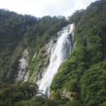 Milford Sound的瀑布